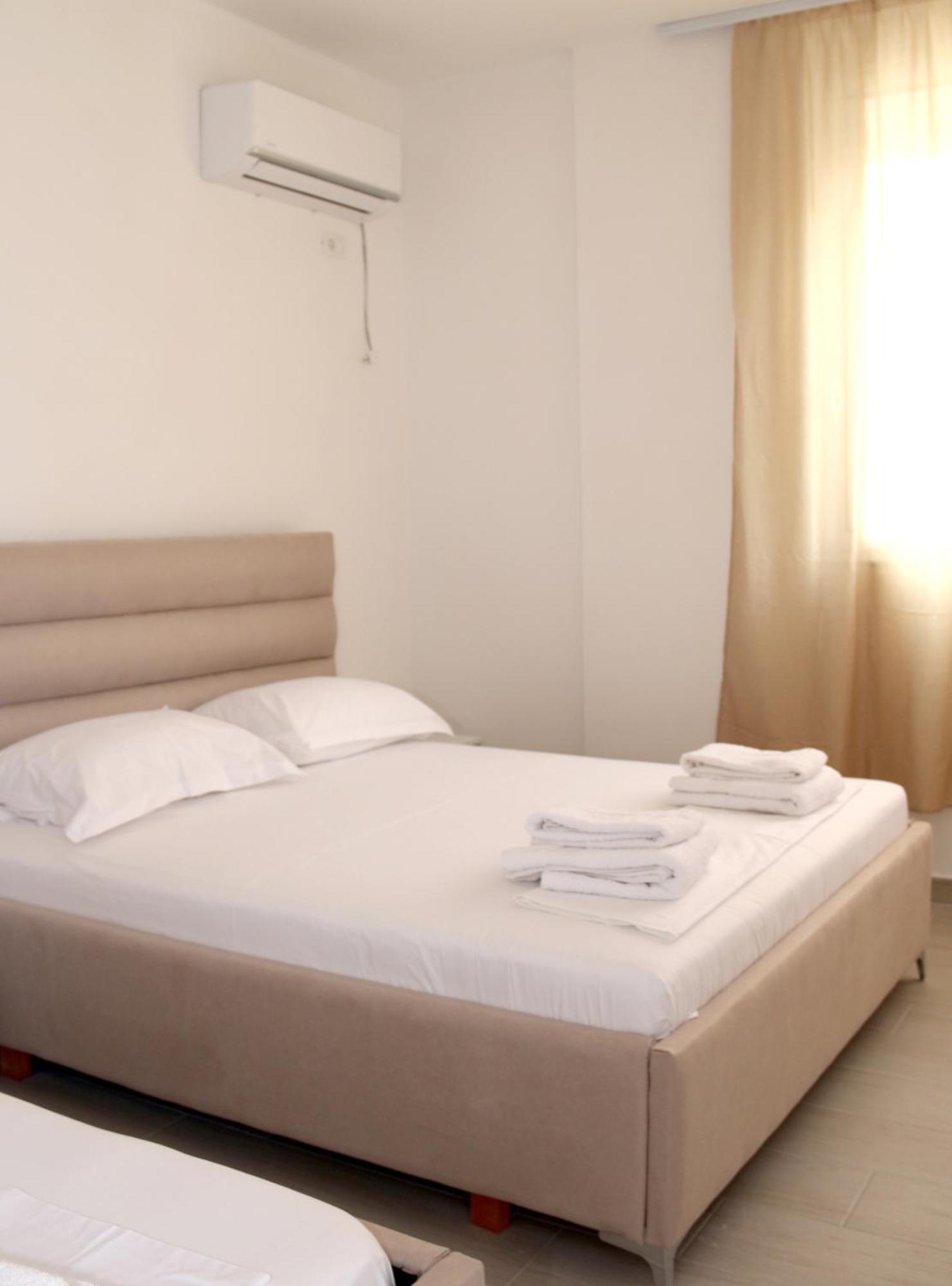 Jovani Hotel *