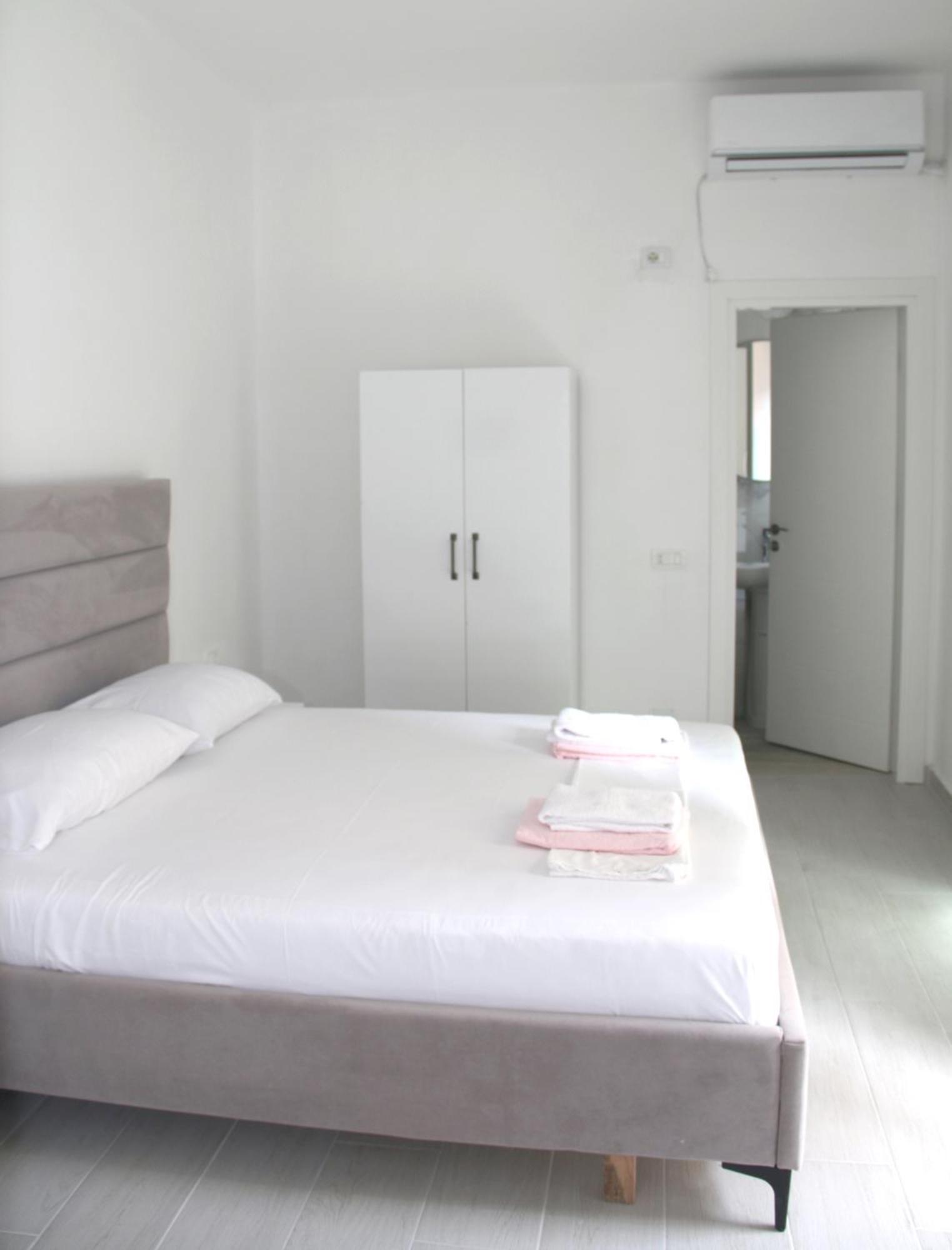 Jovani Hotel *